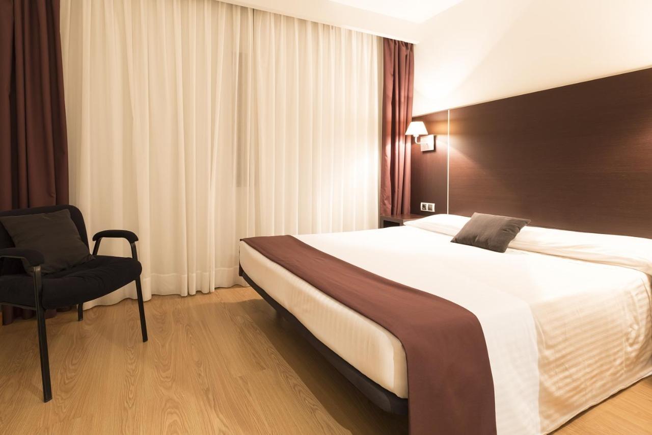Hotel Plazaola Irurtzun Kültér fotó